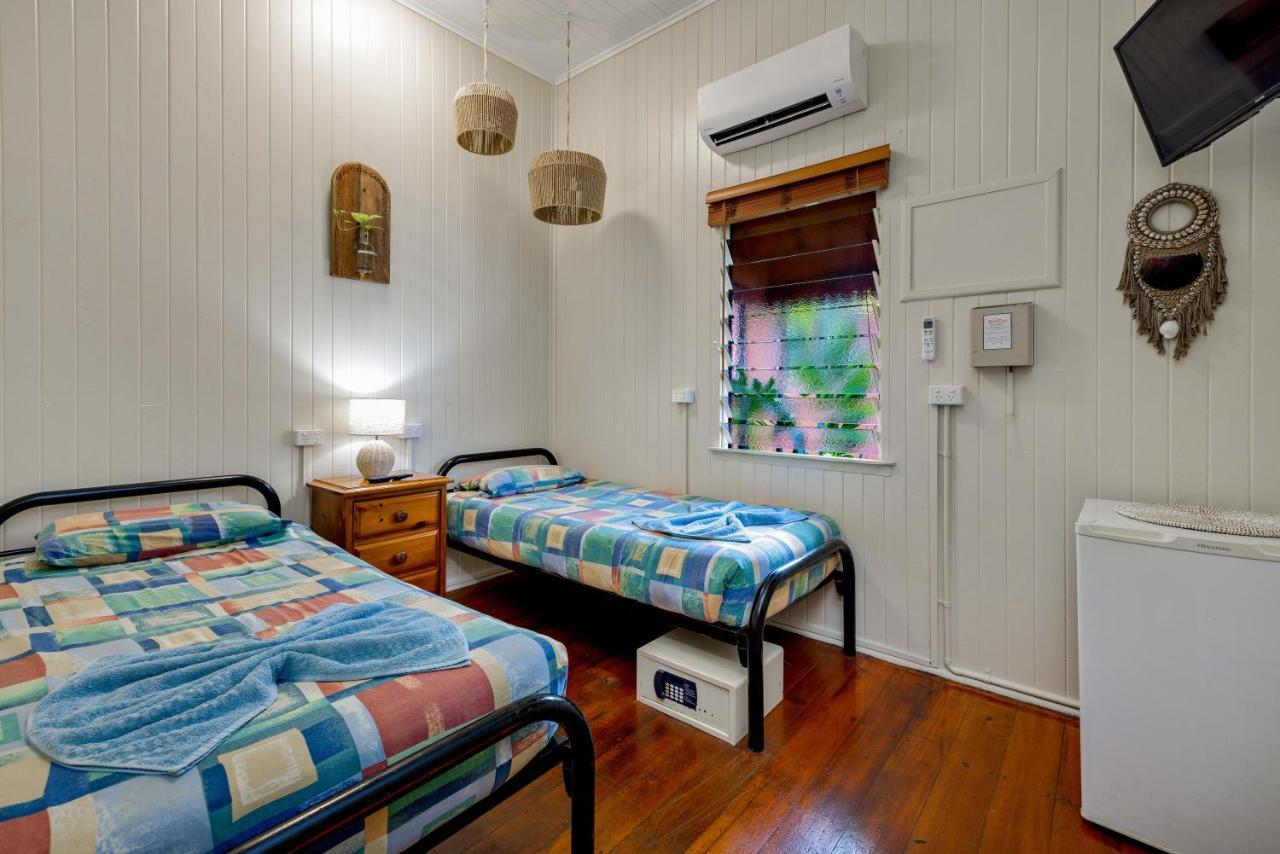 Travellers Oasis Hostel Cairns Exterior photo